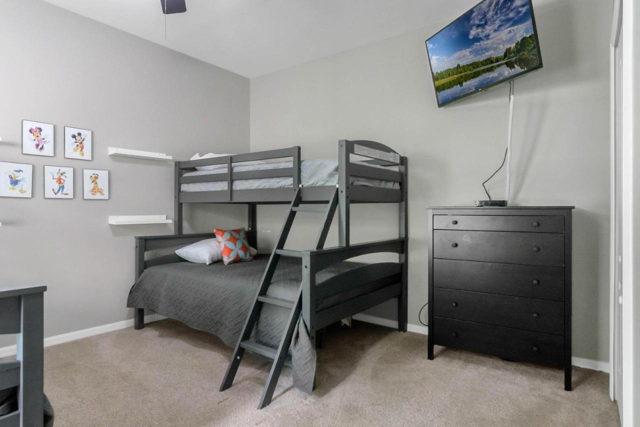 Cozy Only Miles From Community Pool And Jacuzzii Apartamento Kissimmee