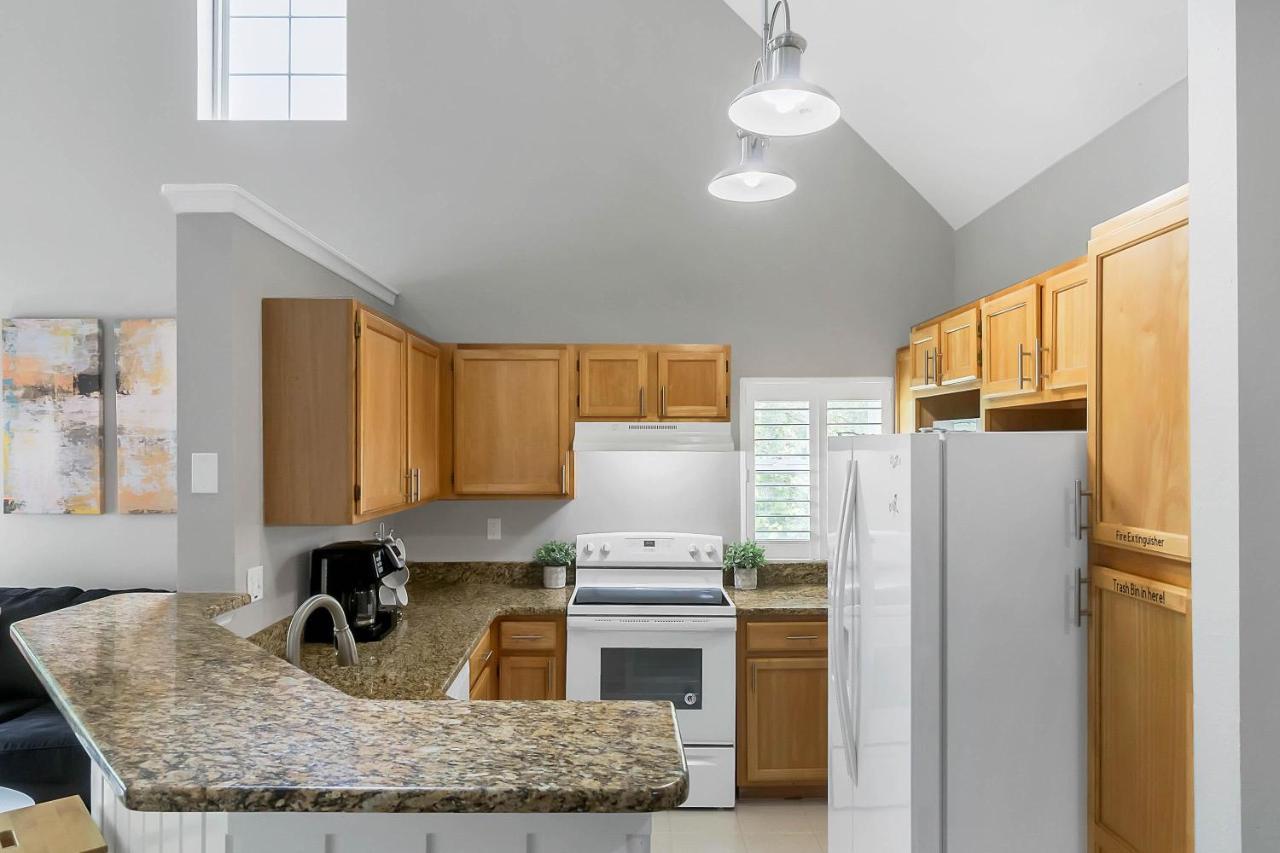 Cozy Only Miles From Community Pool And Jacuzzii