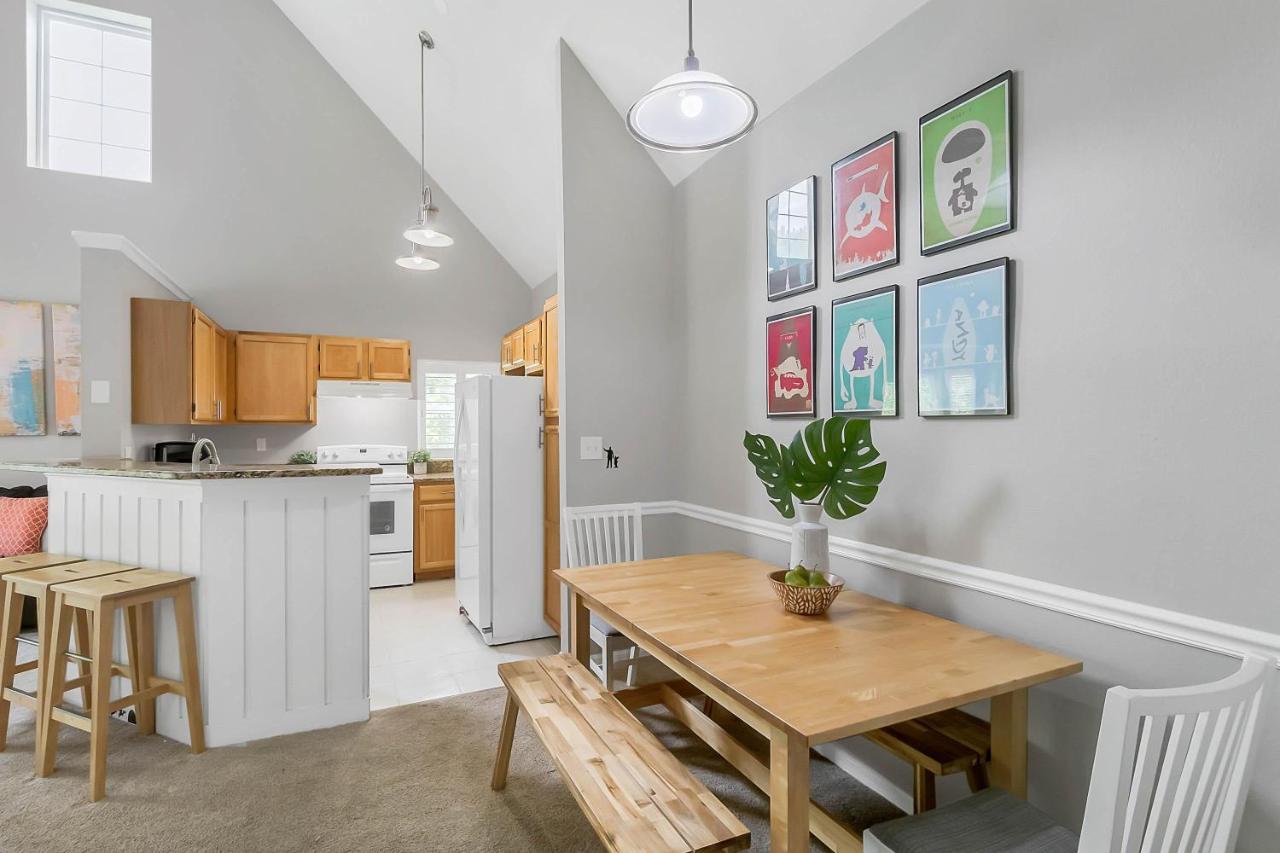 Appartement Cozy Only Miles From Community Pool And Jacuzzii