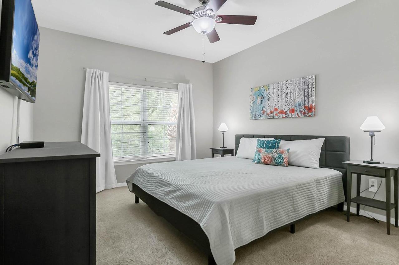 Appartement Cozy Only Miles From Community Pool And Jacuzzii *