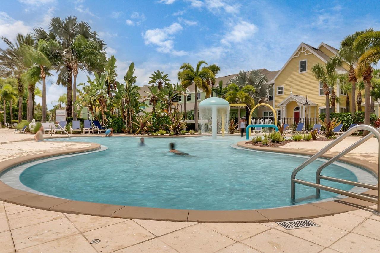 Cozy Only Miles From Community Pool And Jacuzzii