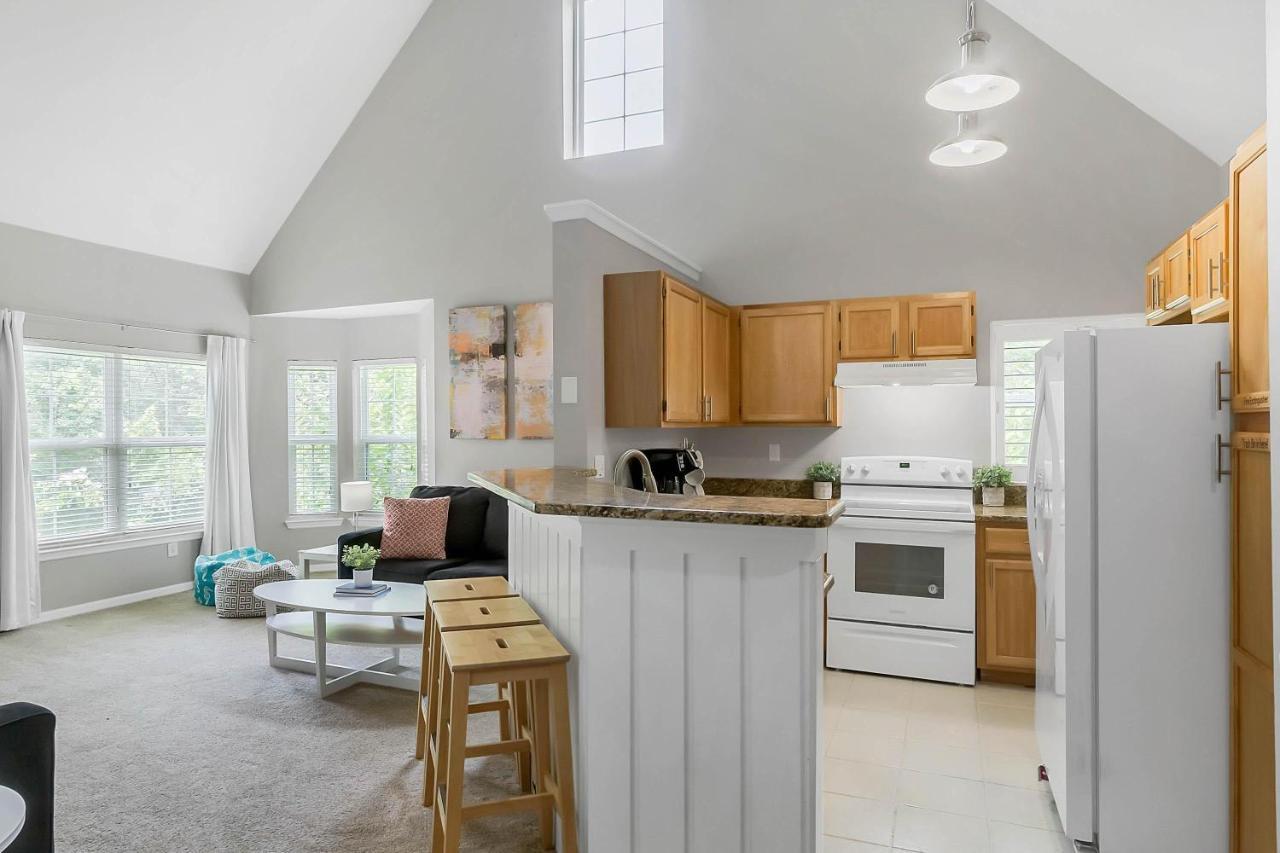 Cozy Only Miles From Community Pool And Jacuzzii *