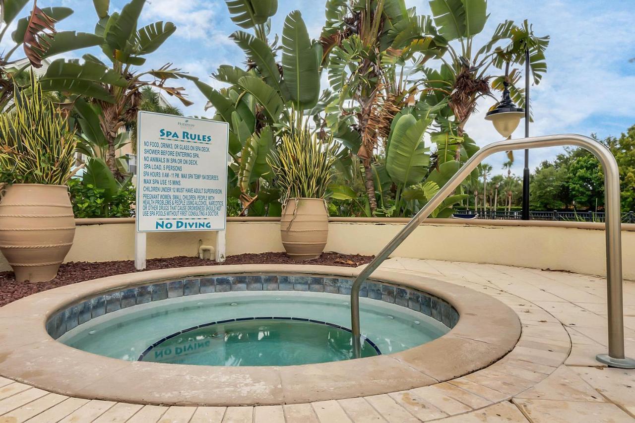 Cozy Only Miles From Community Pool And Jacuzzii *